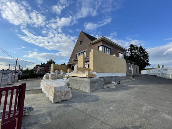 Annexe en bois à toiture plate