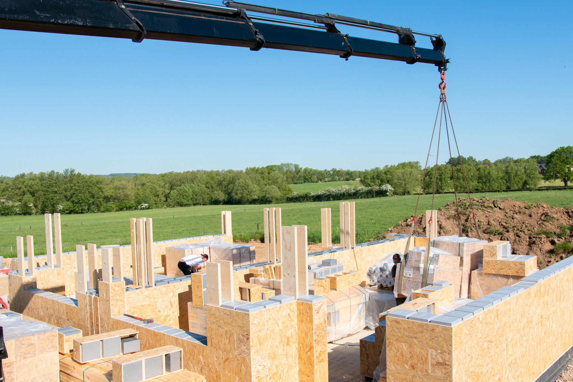 Professionnels du bâtiment, et si vous construisiez autrement avec nos maisons en kit ?